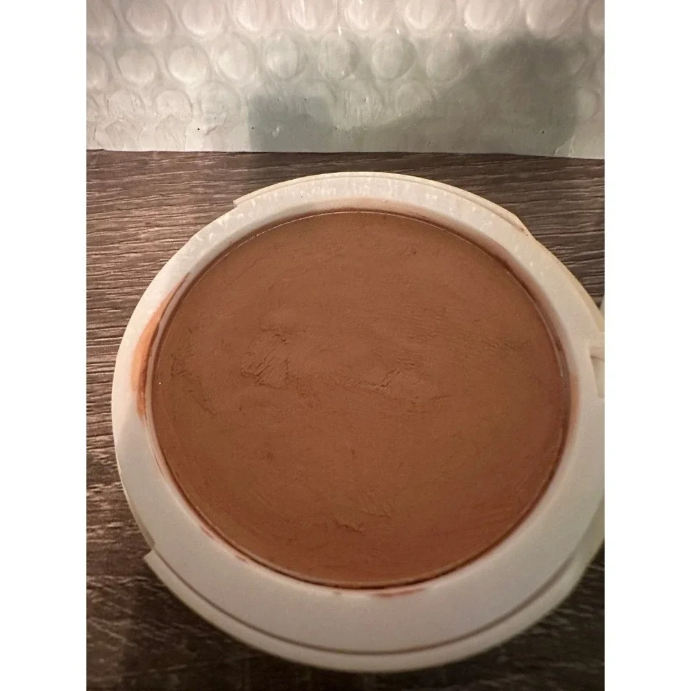 Benefit‎ cosmetics Some Kind Of Gorgeous Foundation deep